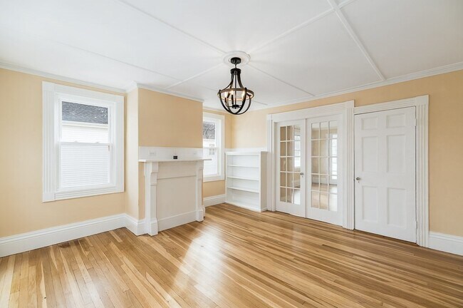 Building Photo - 13 Washington St