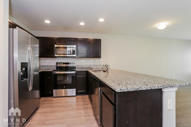 Foto del edificio - 12713 Camden Rd