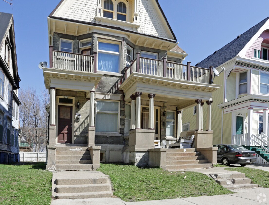 30183020 W Juneau Ave, Milwaukee, WI 53208 Apartments in Milwaukee