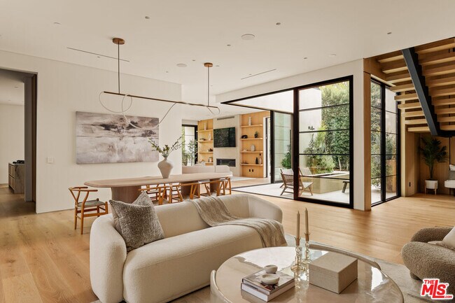 Foto del edificio - 11937 Addison St