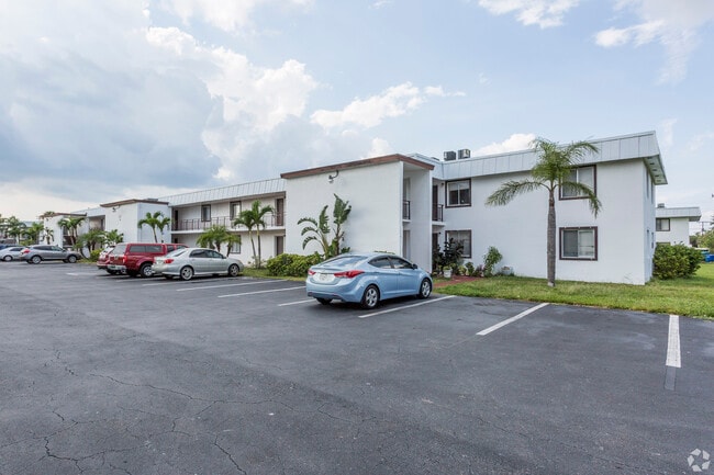 Building Photo - Palm Villas Apartments