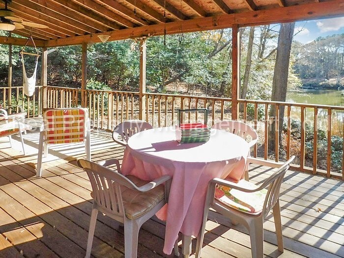 Primary Photo - Waterfront 4 bedroom home in Drum Point