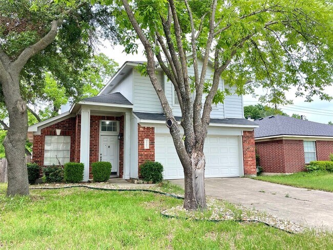 Building Photo - 9802 Copper Creek Dr