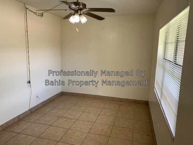 Building Photo - 8944 Temple Terrace Hwy