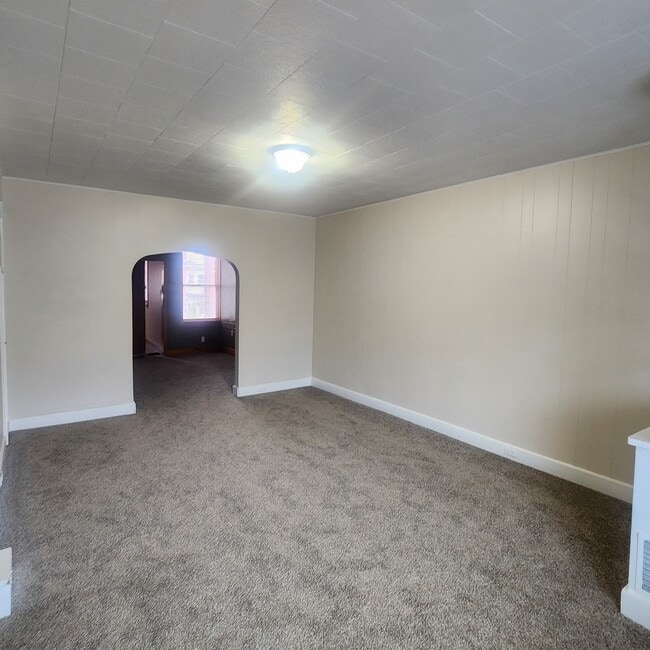 Building Photo - 3908 5th Ave