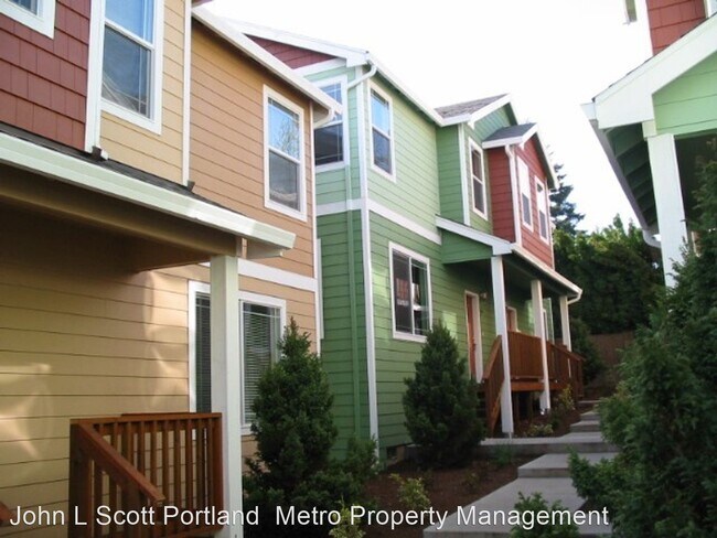 Building Photo - 4642 NE Portland Hwy
