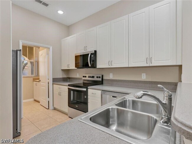 Building Photo - 10140 N Golden Elm Dr