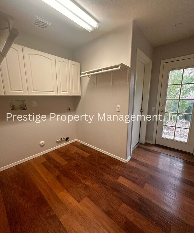 Building Photo - 1390 Copper Creek Pl