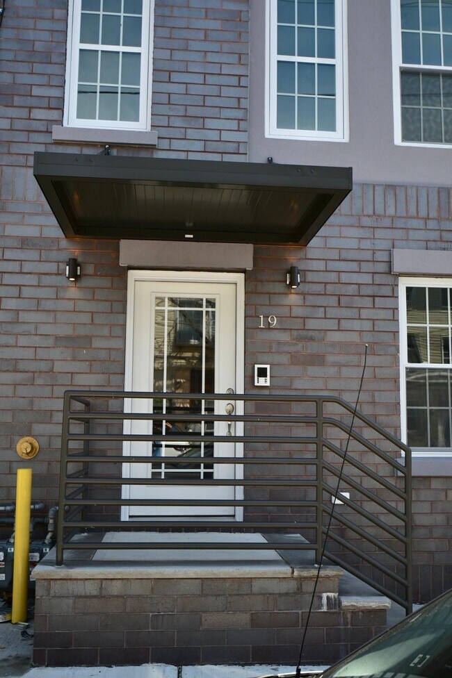 Entrance Door - 19 Cleveland Ave