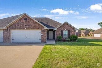 Building Photo - 4037 Stonebridge Dr