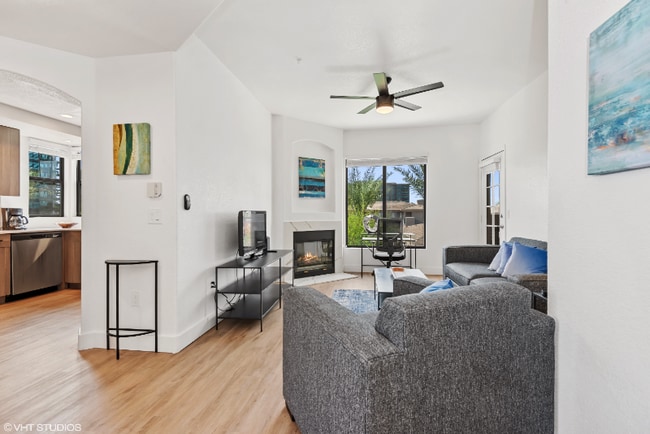 Building Photo - 15608 N 71st St