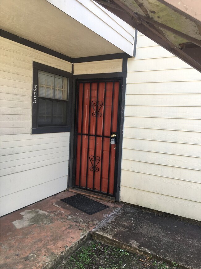 Building Photo - 13480 S Thorntree Dr