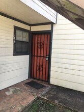 Building Photo - 13480 S Thorntree Dr