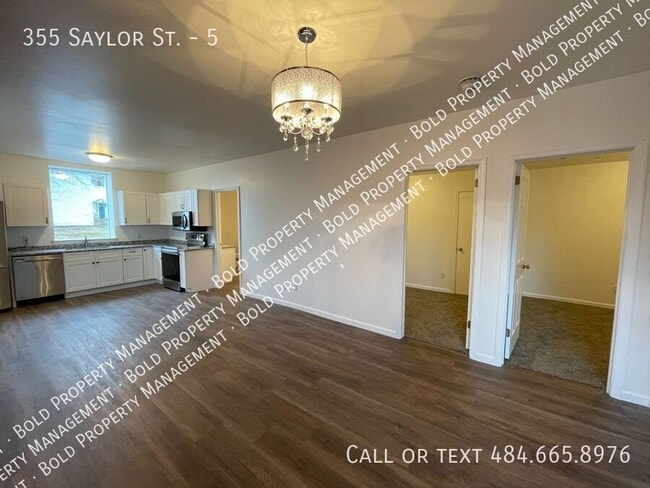 Building Photo - 355 Saylor St