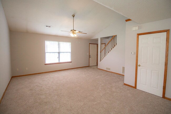 Building Photo - 5561 Pinehurst Ln