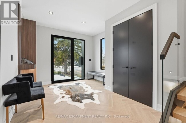 Building Photo - 700 Montbeck Crescent