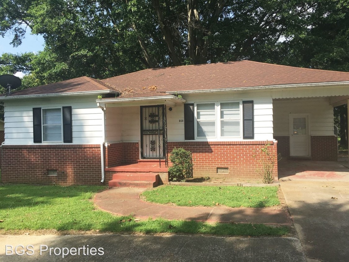 Primary Photo - 2 br, 1 bath House - 868 N. Main St.
