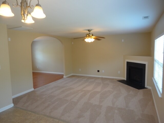 Building Photo - 607 Hanson Road