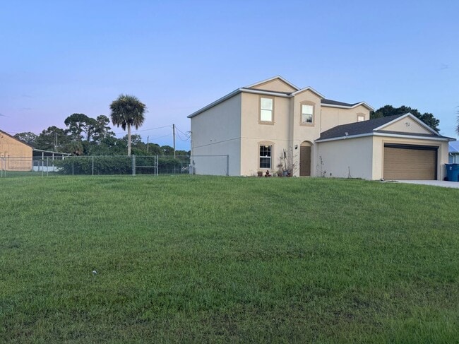 Foto del edificio - 1334 Lotus St SE