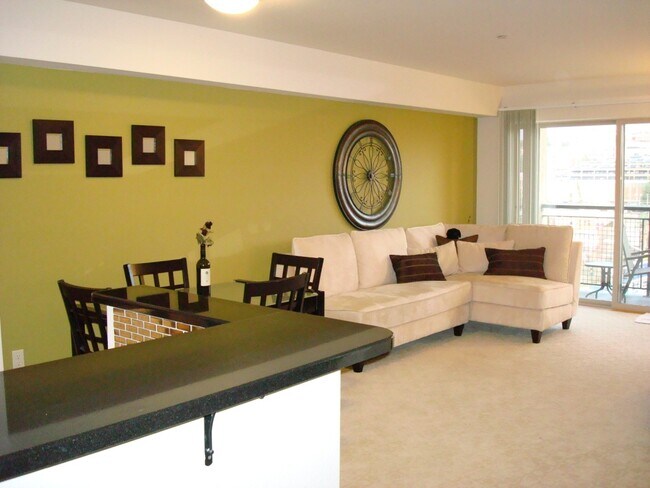 Building Photo - 412 11th Ave