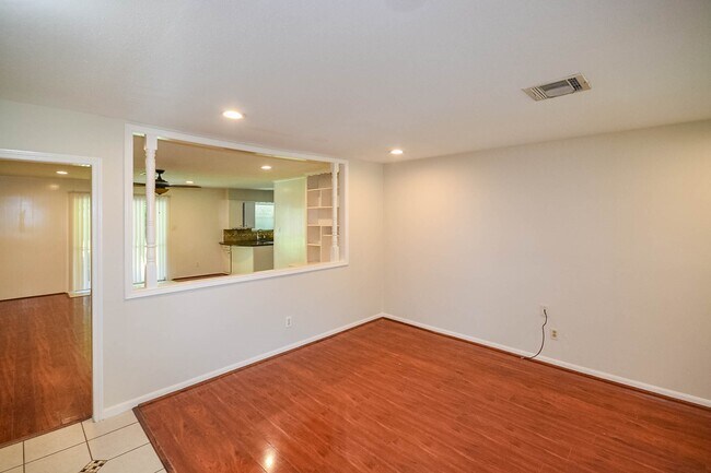 Foto del edificio - 8407 Edgemoor Dr