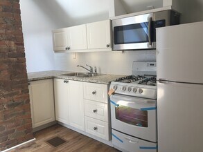 Building Photo - 2099 Dufferin St