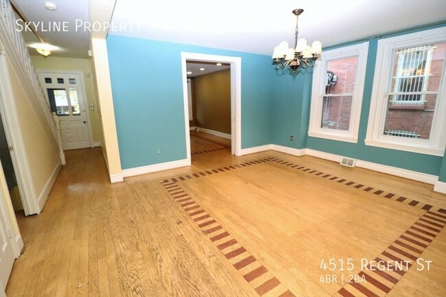 Foto del edificio - Large 4 Bedroom Home For Rent In Universit...