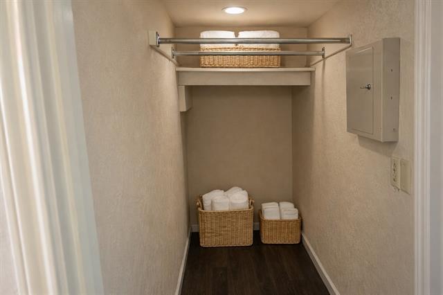 Foto del edificio - 3635 Garden Brook Dr