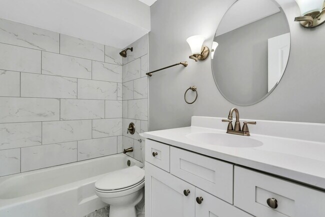Foto del edificio - 913 Plainfield Rd