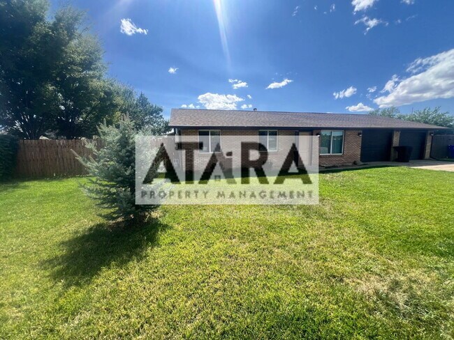 Foto del edificio - 703 Creek View Rd