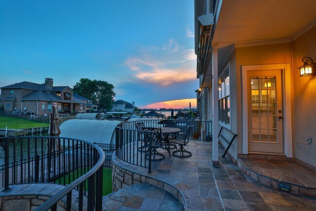 Building Photo - 12336 Pebble View Dr