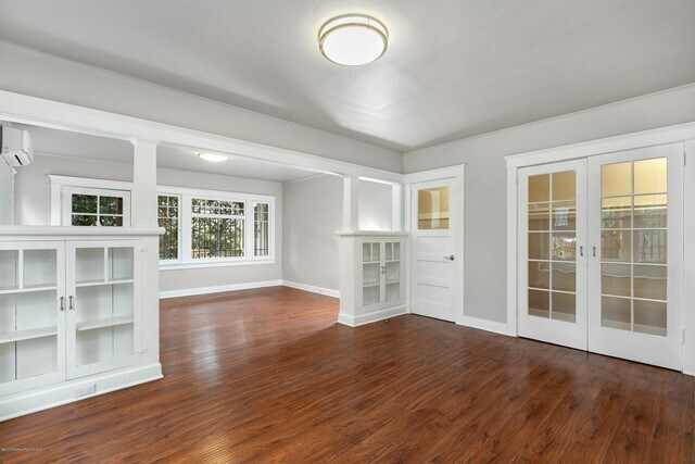 Building Photo - 1396 N Lake Ave