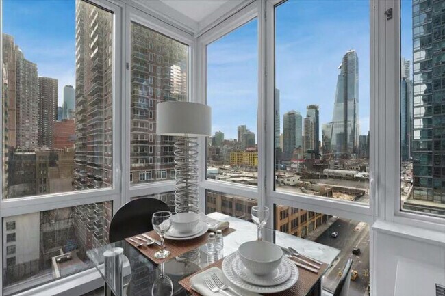 Foto del edificio - 605 W 42nd St