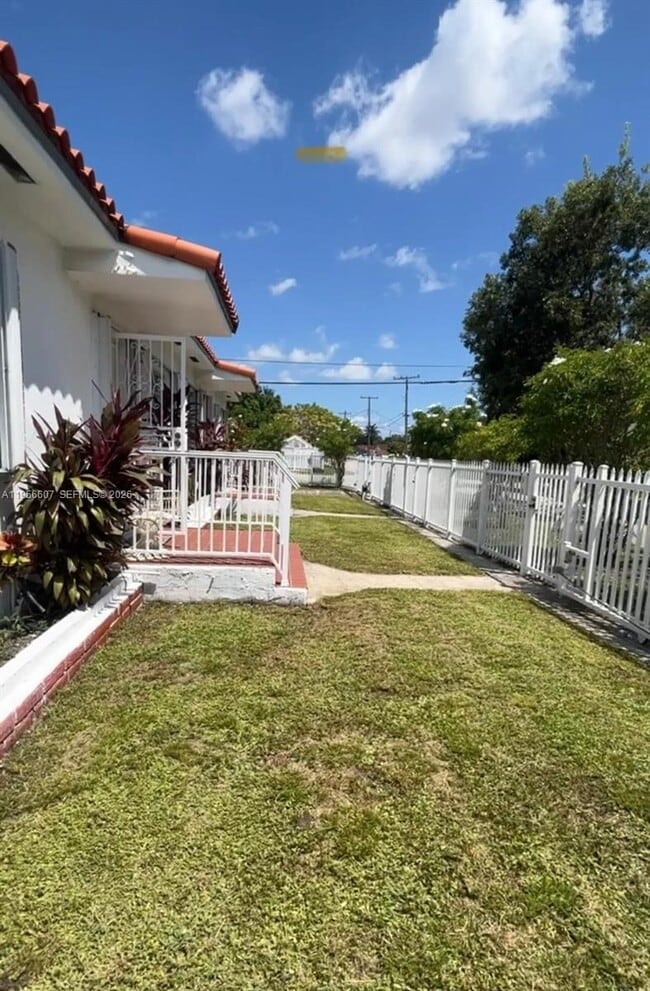 Foto del edificio - 3667 NW 5th St