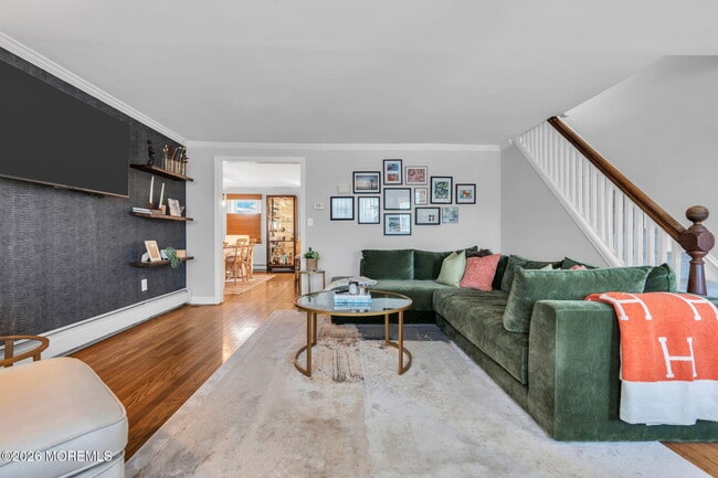 Building Photo - 115 10th Ave