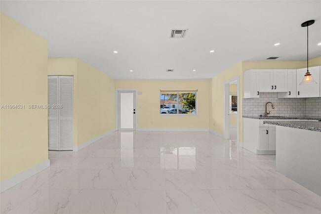 Foto del edificio - 6851 SW 48th Terrace