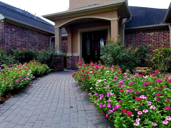Building Photo - 7907 Bachwood Dr Dr