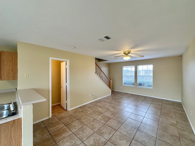Building Photo - 5910 Greengate Dr