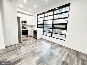 Building Photo - 506 H St NE
