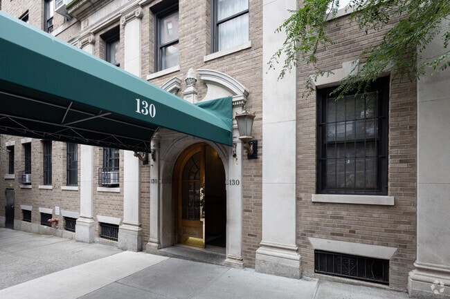 Entrance - 130 E 94th St