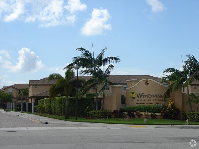 Building Photo - Windward