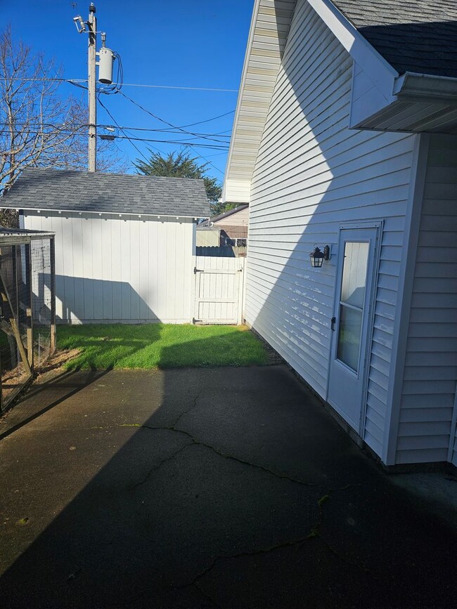 Foto del edificio - Stunning  newer 3 bed/2 bath home in Coos Bay