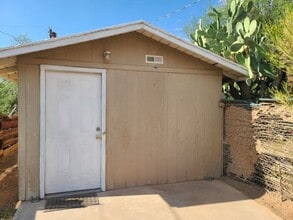 Building Photo - 1250 E Allen Rd