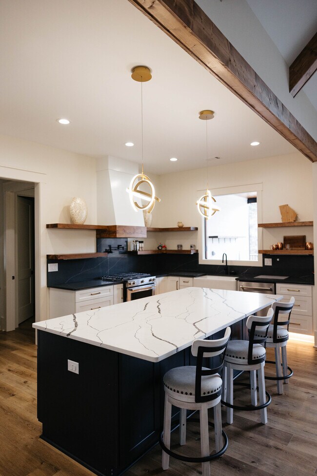 Foto del edificio - 1031 Pinehurst Dr