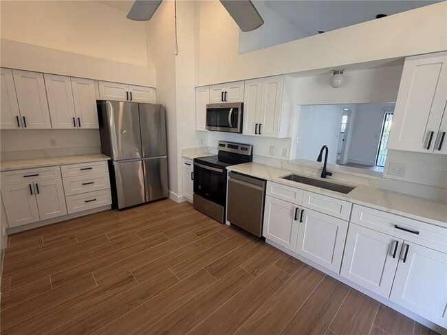 Foto del edificio - 4352 Sandhurst Dr