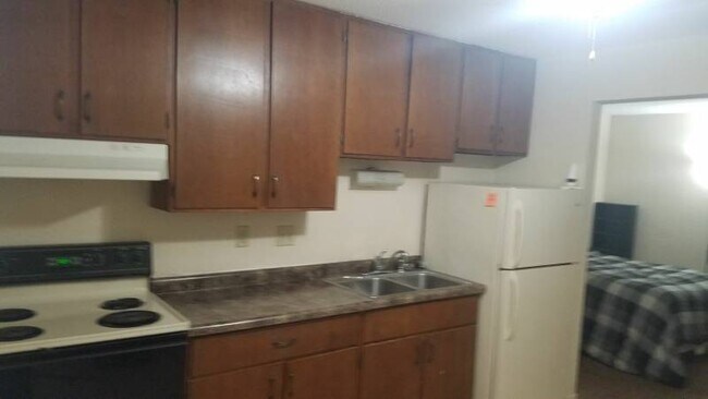 Building Photo - 650 Kiwanis Dr