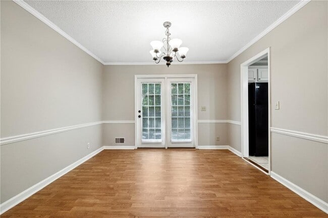 Foto del edificio - 2684 Forest Way NE