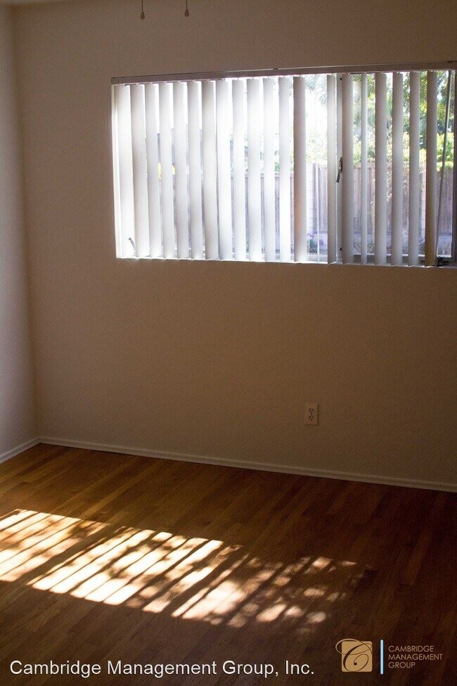 Foto del edificio - 3 br, 1 bath House - 4901 Sunline