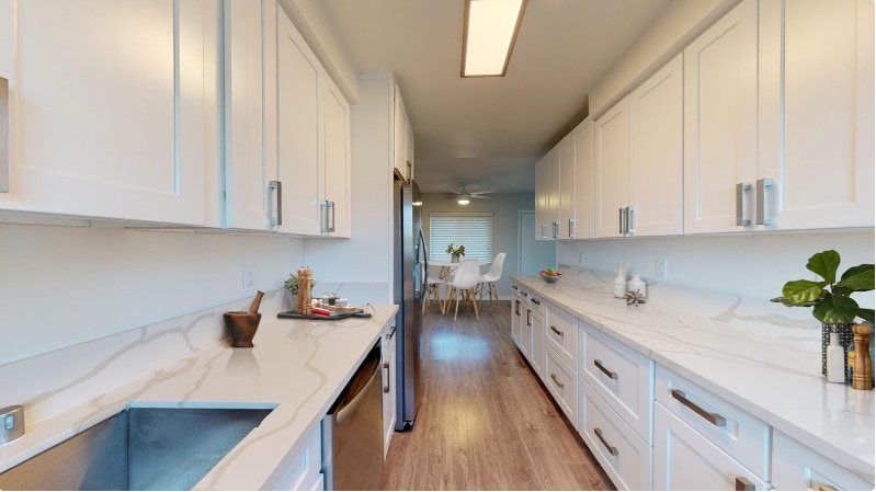 Photo - 5008 Hazeltine Ave (Los Angeles, CA)
