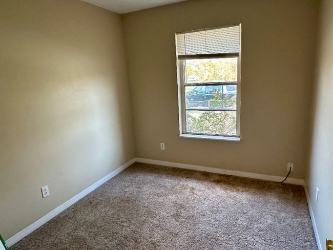 Building Photo - 413 N Water St